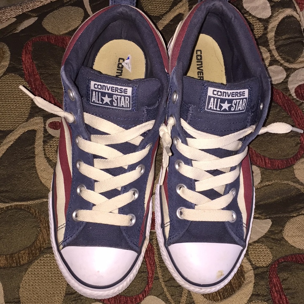 Converse AllStar Junior Sz 5 Athletic Shoes